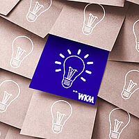 Glühbirne auf einem Zettel